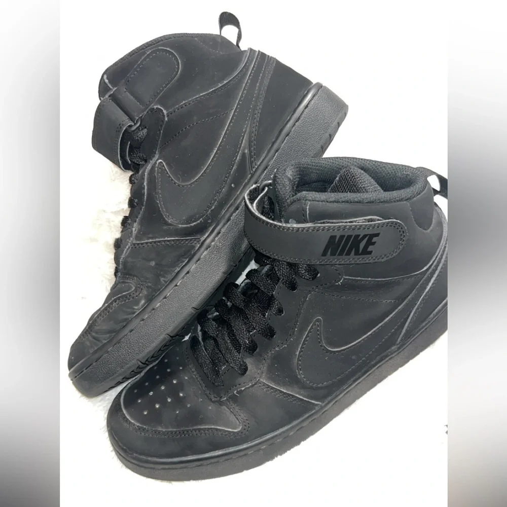 Nike Men's Black High-Top Sneakers with Strap
